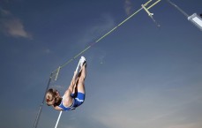 华体会入口：米切尔半场火力全开！11投8中砍18分引领骑士占先机