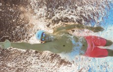 华体会下载|周二欧冠焦点战，马赛迎战纽卡斯尔联，防守战术深度剖析与赛果前瞻